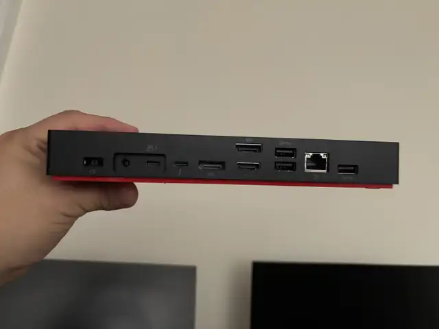Lenovo Thinkpad Thunderbolt 4 Dock in Laptops in Ottawa - Image 4