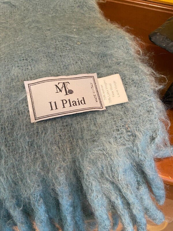 EUC MT LINEA Emmeti Italy Luxury Mohair/Wool Throw Shawl Blanket in Arts & Collectibles in Oshawa / Durham Region - Image 2