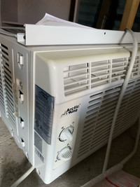 Window unit airconditioner x 2