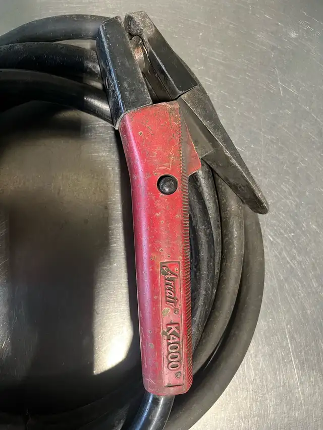 Arcair K4000 Angle Arc Gouging Torch in Hand Tools in Edmonton - Image 2