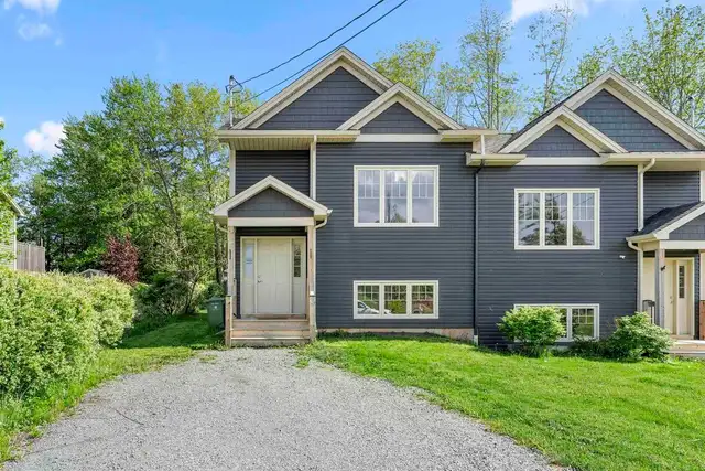 Amazing 3-bedroom 1.5 bathrooms semi-detached house for rent