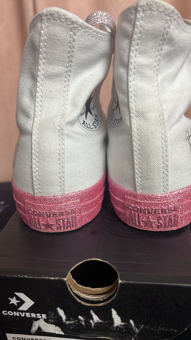 Converse x Miley Cyrus shoes dans Femmes - Chaussures  à Laval/Rive Nord - Image 4