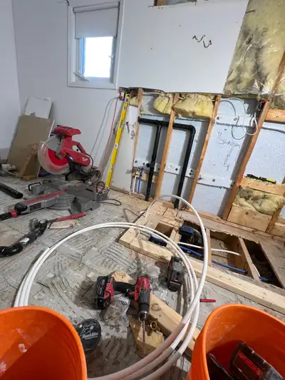 strong,flexible, and quick at work 2267247421