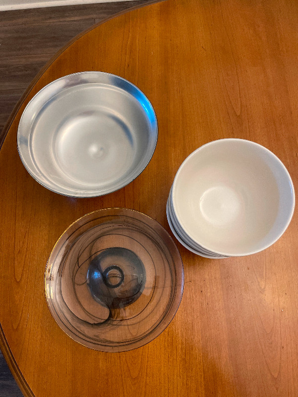 Bowls and cake stand in Kitchen & Dining Wares in City of Toronto - Image 3