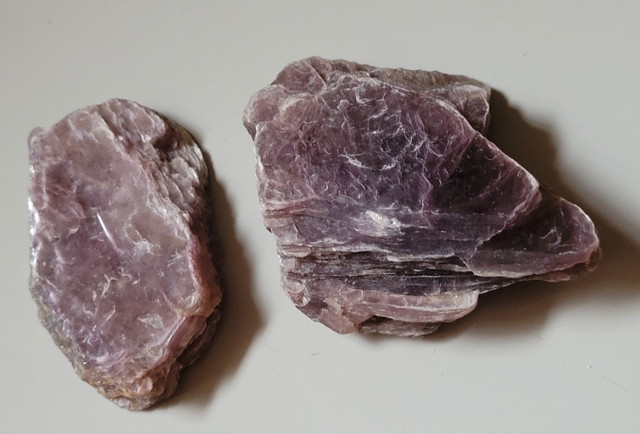 Natural Raw Lilac Lepidolite (lithium-rich mica) Crystal Stones in Arts & Collectibles in Oshawa / Durham Region - Image 4