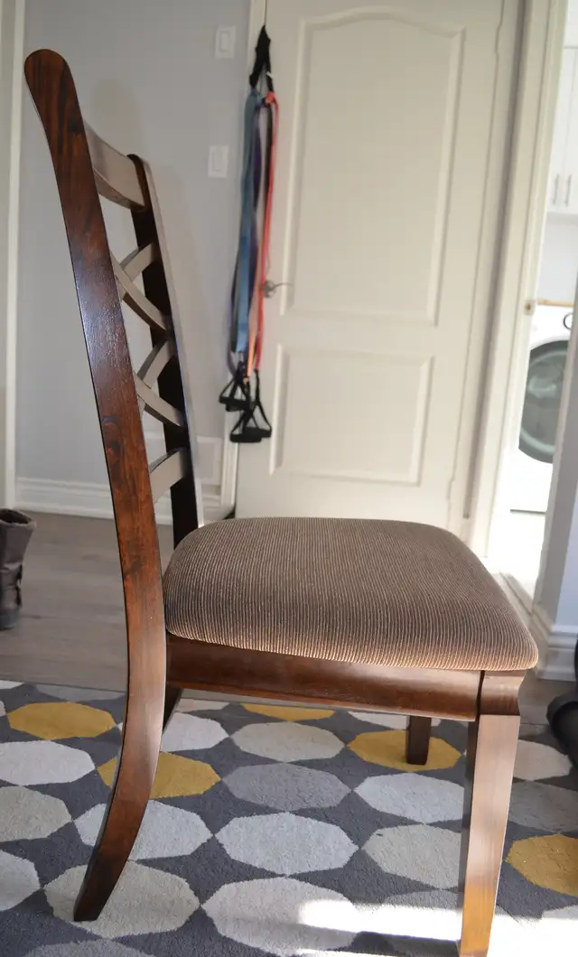 Ashley Dining Chairs Set of 2 in Chairs & Recliners in Markham / York Region - Image 4