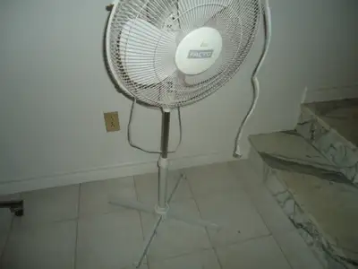 **FLOOR FAN FACTO BRAND 18", View more