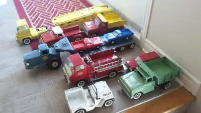 RECHERCHE VIEUX JOUET EN METAL CAMION ,AUTO, AVION, BATEAU, ROBOT,1970 ET MOINS TONKA, NYLINT, STRUC...