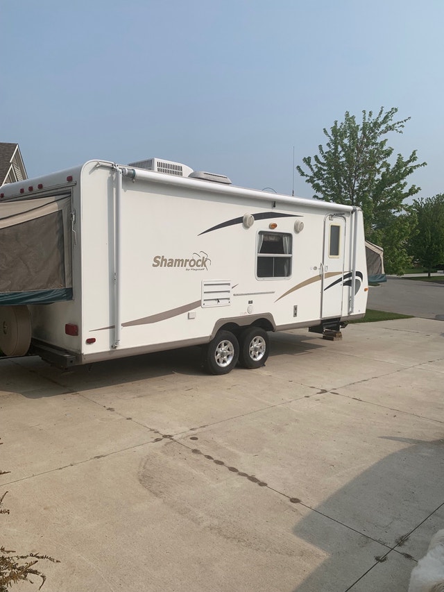 Hybrid Camper Trailer Shamrock by Flagstaff 23SS Travel Trailers
