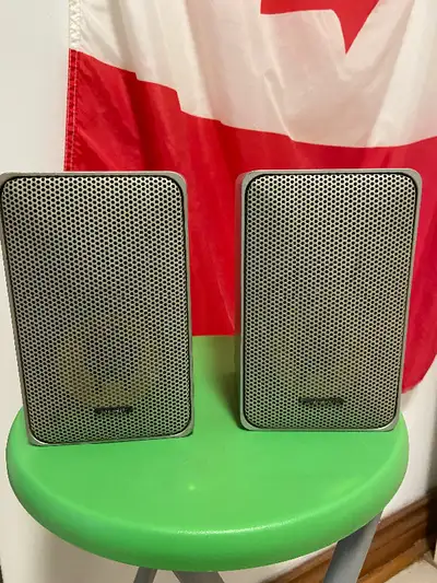 Realistic Minimus 7 bookshelf speakers, View more