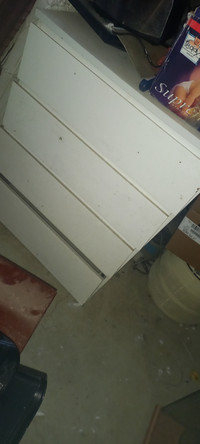 I deliver! White Four Drawers Dresser/chest