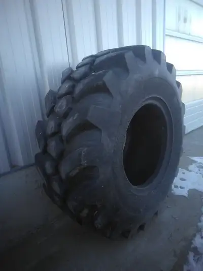3 WHEEL LOADER TIRES FOR SALE VERY GOOD CONDITION YET