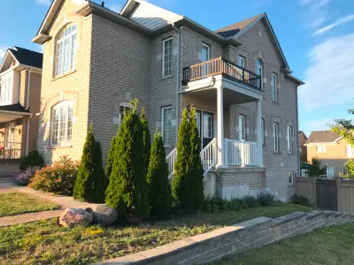 2 Bed 2 Bath Ground Level Basement Separate Entrance Newmarket