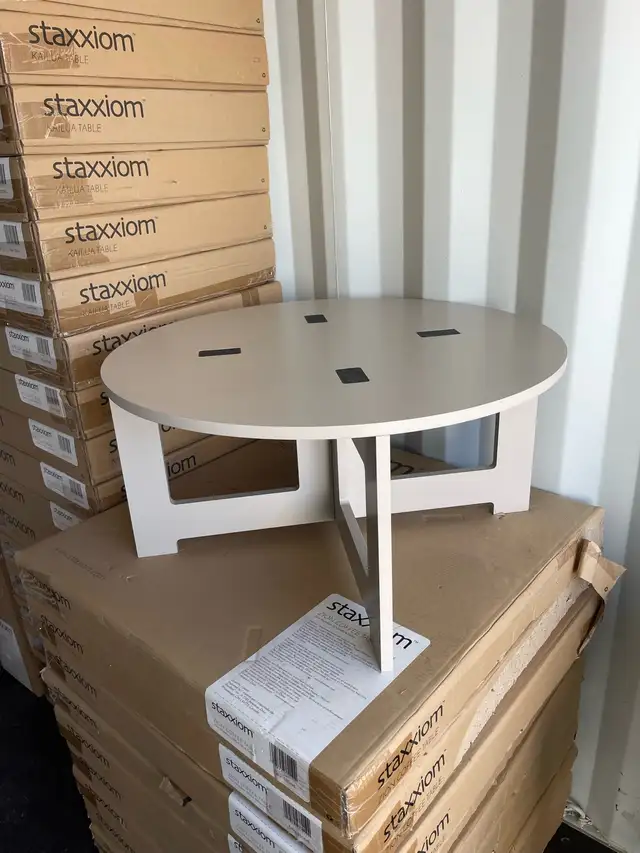 Zion Coffee Table (NEW IN BOX) in Coffee Tables in London - Image 2