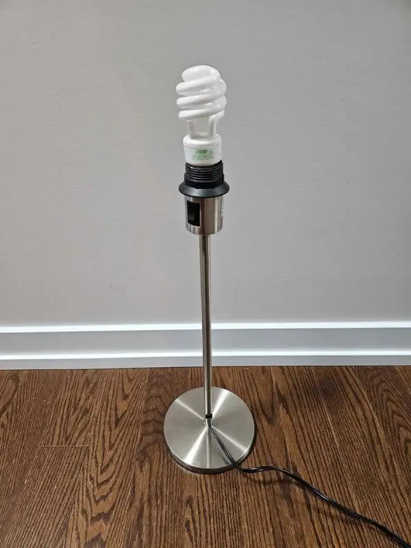 Table lamp. No shade in Indoor Lighting & Fans in Ottawa - Image 2