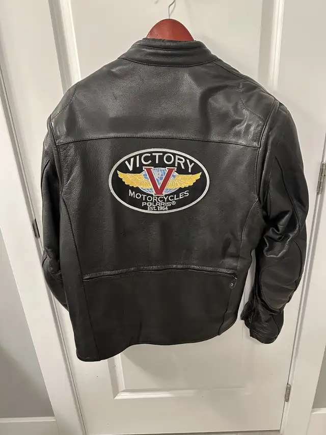 First Classic Men's Motorcycle Jacket, Medium in Men's in Belleville - Image 2