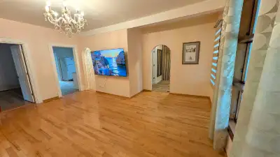 Stunning Newly Renovated 3-Bedroom Main-Floor Unit — 66 Secord Ave, Kitchener (N2B 2L4) Modern finis...