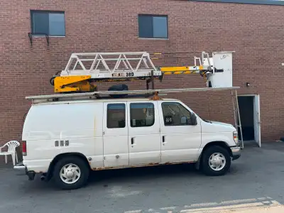 Bucket Truck Ford E350 very good condition