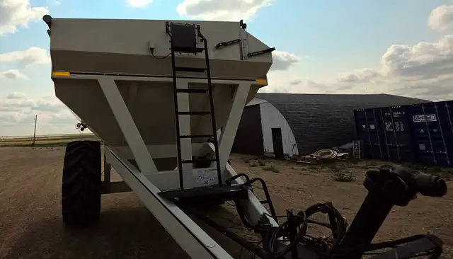 For Sale: 2004 Bourgault 750 Smart Cart