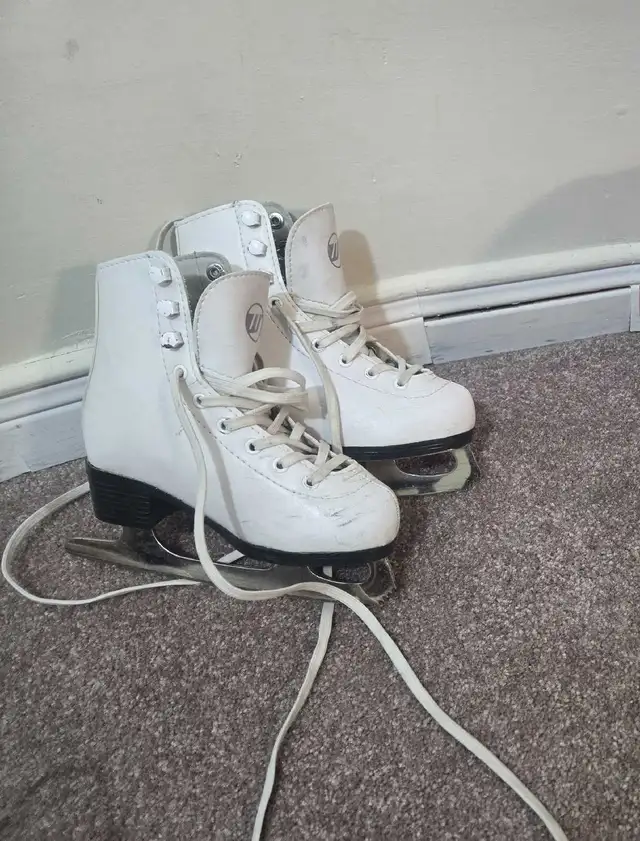 Warrior Ice Skates for girls, size 12 in Skates & Blades in City of Toronto - Image 2