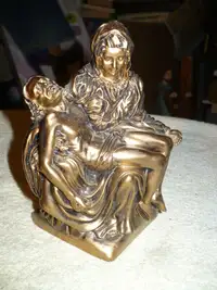Statuette de la Pieta de marque ''Life Symbols''
