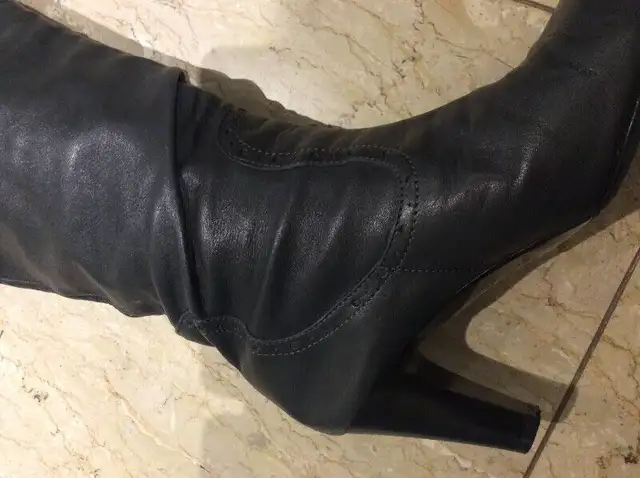 Women’s Grey Leather Boots in Women's - Shoes in City of Toronto - Image 6