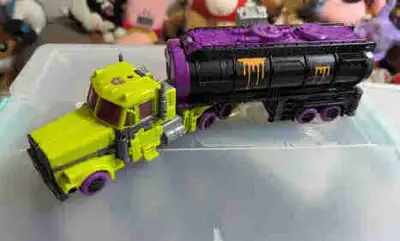 Transformers Legacy Evolution Toxitron, View more