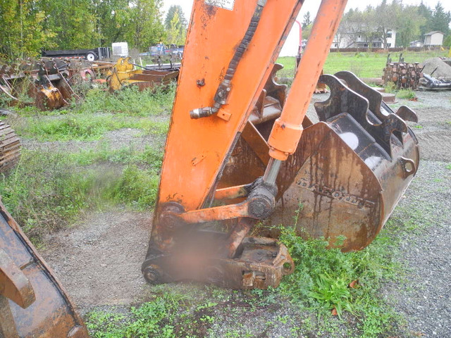 2011 Hitachi ZX225USLC-3 Hydraulic Excavator in Heavy Equipment in Abbotsford - Image 4