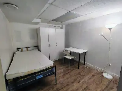 Basement private Room for rent in Scarborough (Tapscott/Crowtrail) Scarborough. Rent 550 cad. Single...