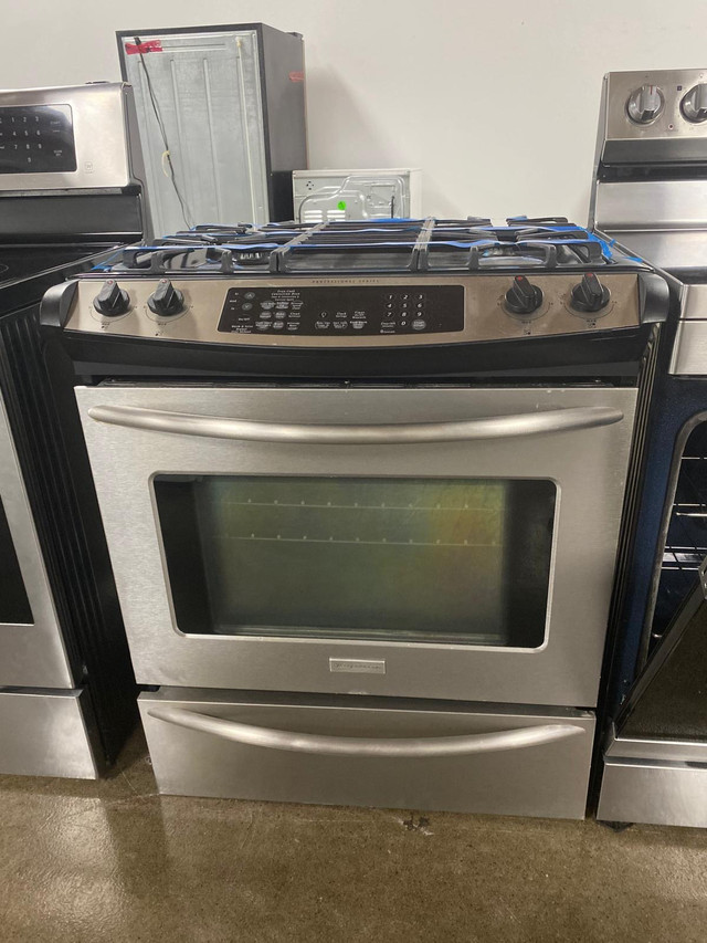 Frigidaire 30” dual fuel stove Stainless steel in Stoves, Ovens & Ranges in City of Toronto