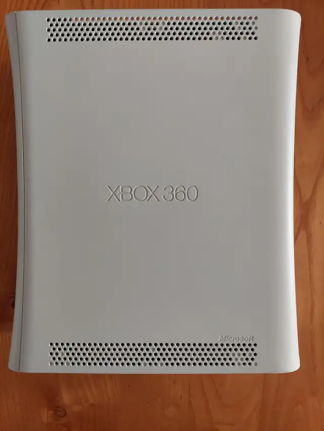 Xbox 360 console modèle Opus (rare) in XBOX 360 in Laval / North Shore - Image 5
