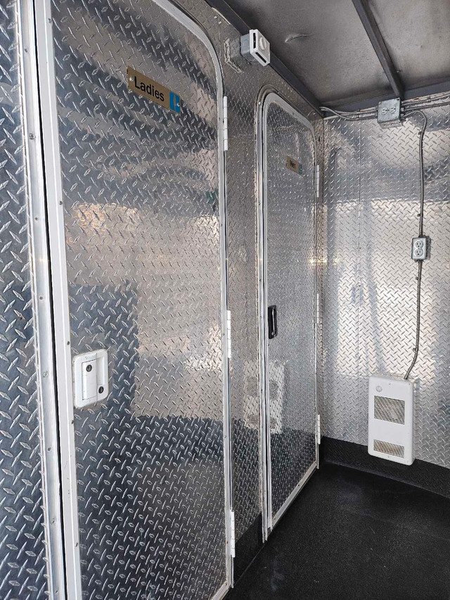 Heated enclosed washroom trailer  in Other in St. Albert - Image 3