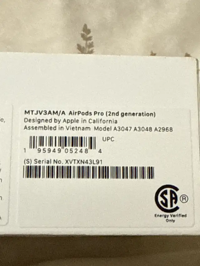 Apple Airpods Pro in Headphones in Mississauga / Peel Region - Image 3