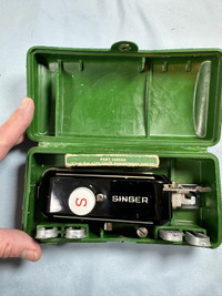 Vintage Singer Sewing Machime Button Hole Attachment.