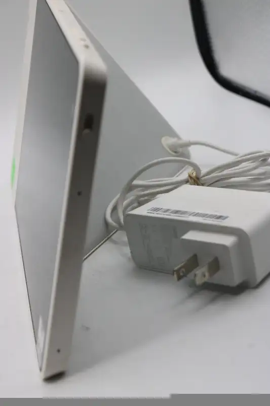 Lenovo Smart Display 10" (#1285) in Laptops in City of Halifax - Image 7