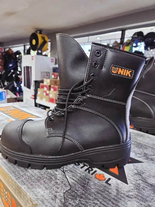 Bottes de travail NIK in Men's Shoes in Longueuil / South Shore - Image 2