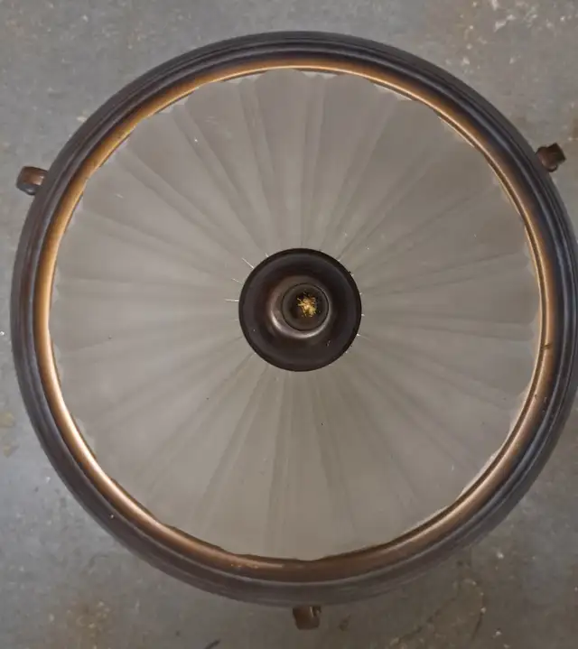 Vintage Ceiling Lamp in Indoor Lighting & Fans in City of Montréal - Image 3