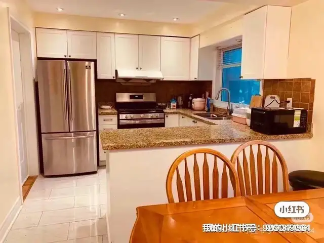 Single room for rent 1.5 km from UTM Campus