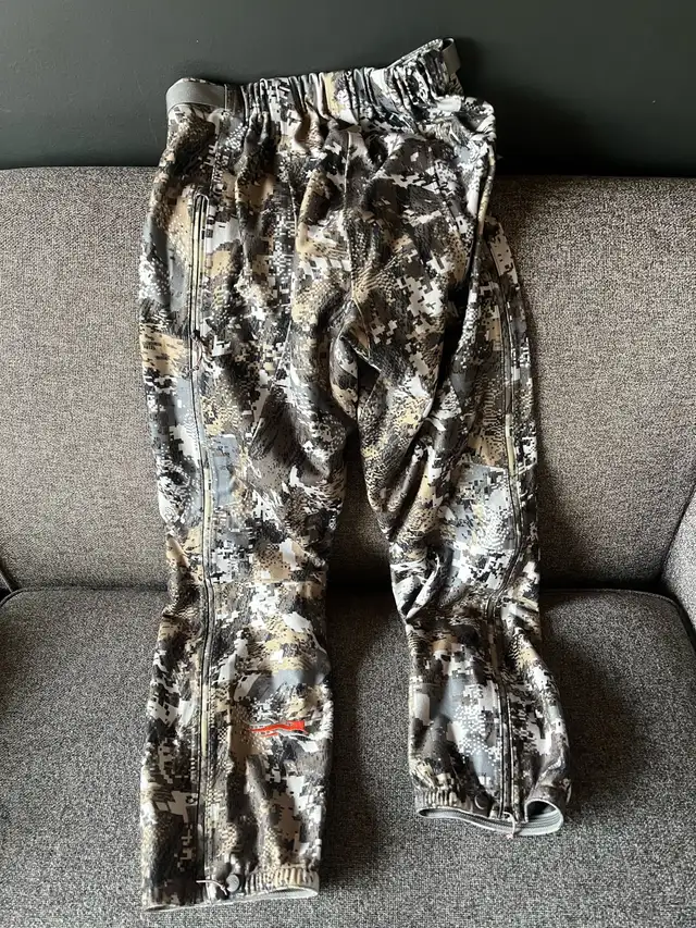 Men’s Sitka Downpour Pant in Men's in Edmonton - Image 3