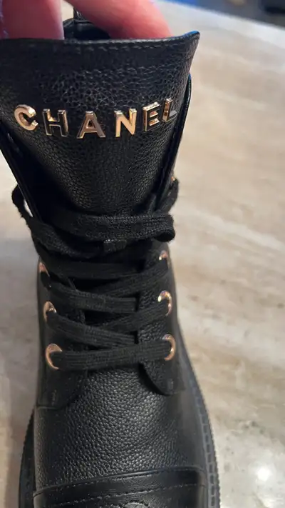 bottes en vrai cuire Chanel , View more