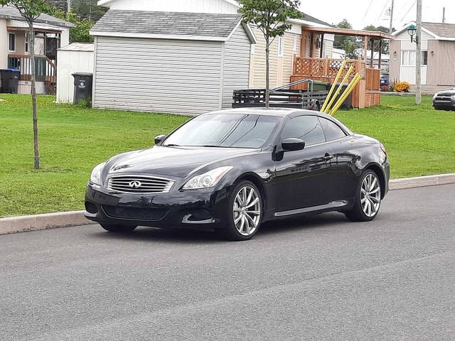 INFINITI G37S DÉCAPOTABLE ÉDITION SPORT 2009 TRÈS RARE