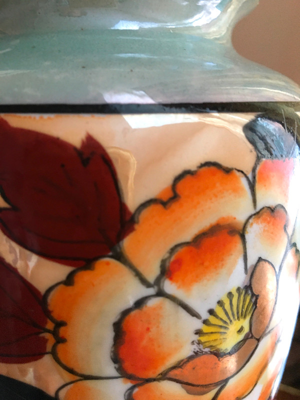 Vintage Japanese Lustreware Iridescent Vase in Arts & Collectibles in Grande Prairie - Image 3