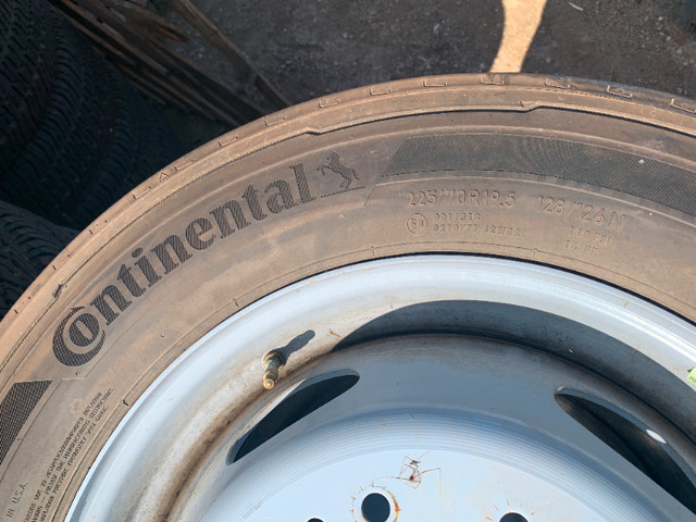 Continental Conti Hybrid HS3 225/70/19.5  *Take Offs* in Tires & Rims in Kitchener / Waterloo - Image 4
