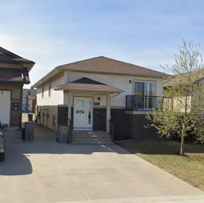 Room and private bathroom in a Duplex Prefer female roommate Young professional or college student C...