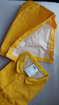 Unisex three-piece rain suit. Detachable hood Size XXX-large
