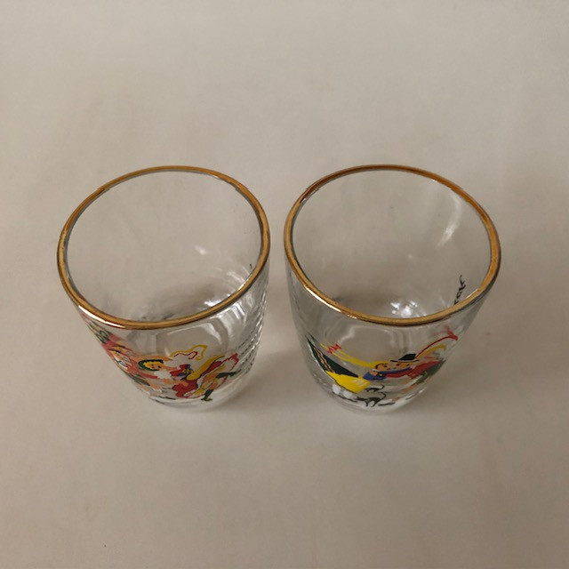 Vintage Innsbruck Austria Shot Glasses Gold Rimmed Souvenir Glas in Arts & Collectibles in Delta/Surrey/Langley - Image 2