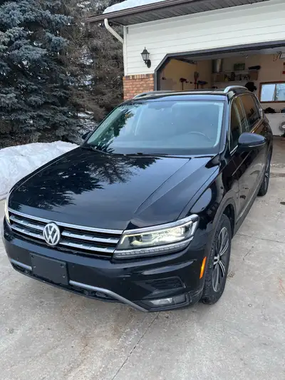 Highline model with many features, and everything works as it should. Turbo 2.0L engine, 160,000 km,...