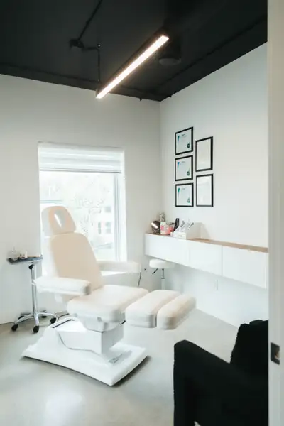 Upscale Aesthetics Clinic Room for Rent – Wortley Village, London, ON Looking for a full-time room r...