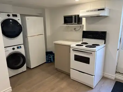 Studio Basement Apartment in Oakwood Village