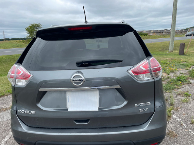 Nissan Rogue 2016 (FWD) in Cars & Trucks in St. Catharines - Image 3